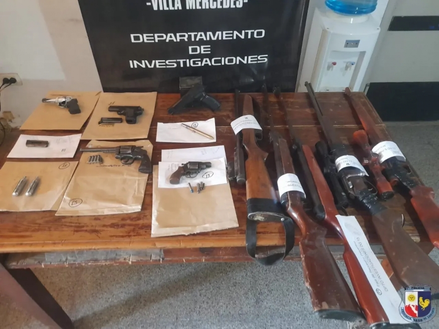 Allanamientos en Villa Mercedes: secuestran armas y detienen a cuatro personas