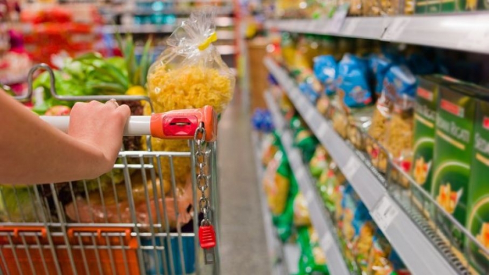 Alimentos: casi el 50% de lo que paga el consumidor son tasas e impuestos