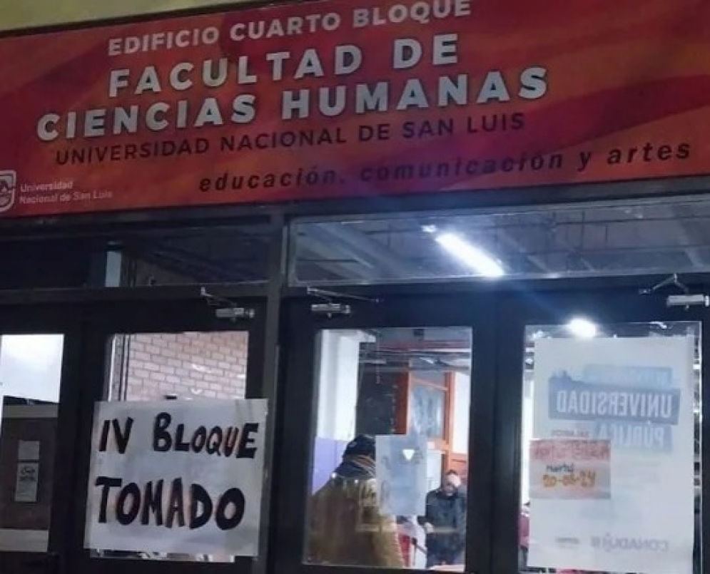 Toman el Cuarto Bloque de la UNSL en protesta por mejoras salariales