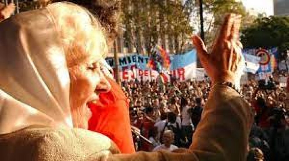 Abuelas de Plaza de Mayo: &quot;No al DNU inconstitucional. Protestar es un derecho&quot;