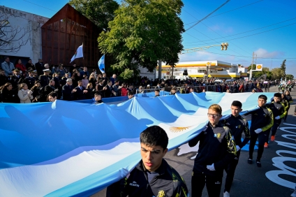 Orgullo y patriotismo en las calles de la provincia con el desfile