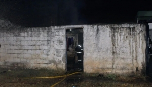 Grave incendio deja a una pareja en estado crítico