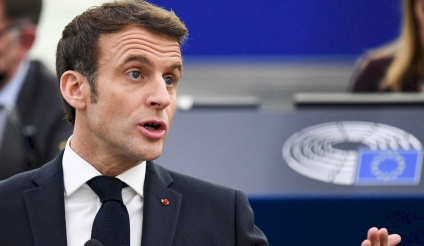 Macron pidió por el aborto y el medioambiente