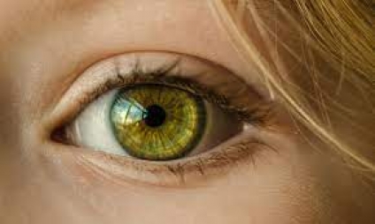 Cambios en la córnea del ojo, el nuevo síntoma del coronavirus persistente