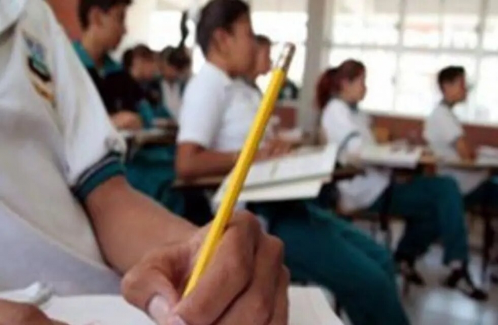 Buscan equiparar salarios: Colegios privados anunciaron subas en las cuotas de hasta el 40%