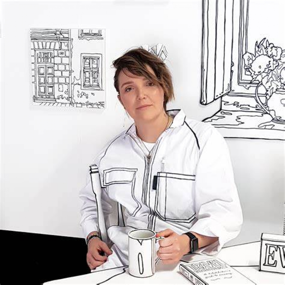 Vivir en 2D: la artista Anastasia Parmson dibuja un hogar en blanco y negro