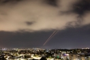 Israel promete una victoria e Irán advierte contra represalias después del ataque