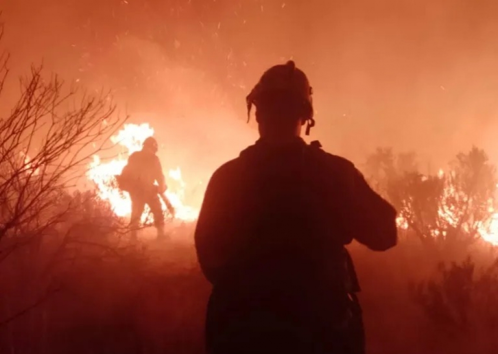 Tras más de 10 horas de trabajo, bomberos controlaron un incendio en Las Chacras