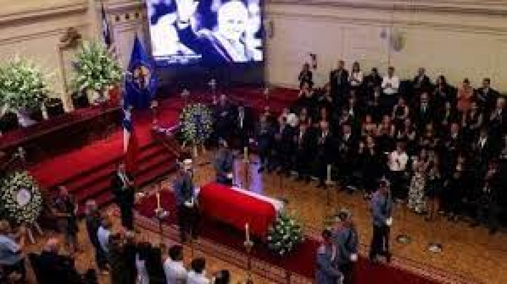 Expresidentes y politícos chilenos despiden a Piñera